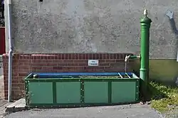 Hundstadt, Brunnen Hauptstrasse 75