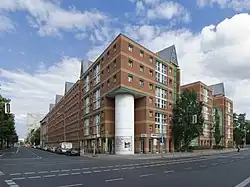 Wohn- und Geschäftshaus Kochstraße, Aldo Rossi