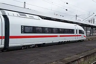 Aerodynamischer Aufbau ab dem hinteren Teil der Endwagen