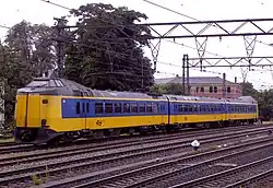 Nicht modernisierte, dreiteilige Einheit