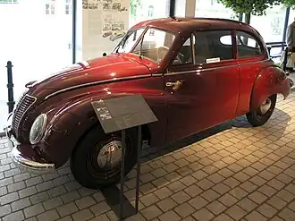 Noch mit kleinerer, zweiteiliger Windschutzscheibe mit Mittelsteg