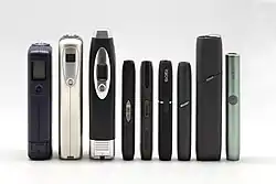 IQOS Tabakhitzer von Accord (links, 1998) bis IQOS Iluma (rechts, 2021)