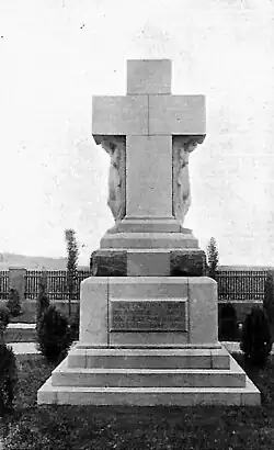 Denkmal auf dem Friedhof bei „Le Willy“