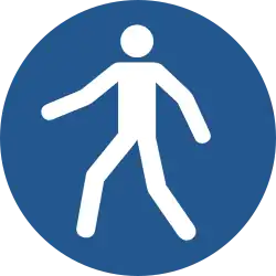M024: Fußgängerweg benutzen
