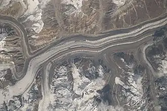 mittlerer Abschnitt des Chogolungma-Gletschers