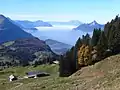 Blick nach Westen zum Vierwaldstättersee, der unter einem Nebelmeer versteckt liegt