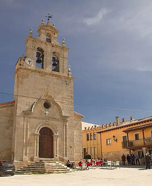 Mieza (Salamanca) – Obelisken am Glockengiebel