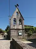 Glockenturm der Igreja do São Salvador (Bravães)