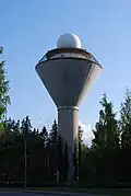 Der Wasserturm ist ein Wahrzeichen der Stadt.