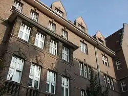 Der „Wohnpalast“ der 1920er Jahre: Im Moore 16 und 18;