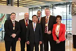 Tsolmon Bolor (links)