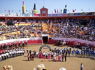 Autlán – Karnevalsaftakt in der Stierkampfarena