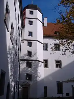 Treppenturm im Innenhof