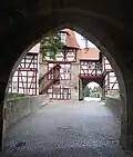 Rödelseer Tor, Südseite durch das Tor des Mittagsturms gesehen
