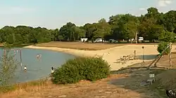 Badestrand mit Drahtseilanlage