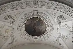 Stuckdekor mit der Darstellung von Beda Venerabilis