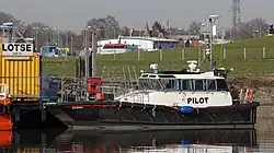 Lotsenversetzer Izurdia in Emden