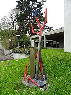 Jörg Hicklin (1932) Bildhauer, Objektkünstler, Lichtfurggel 1995–1996. Pfarrei St. Peter & Paul in Allschwil