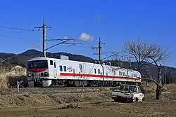 Triebzug der Baureihe E193 zwischen Ōhirashita und Iwafune