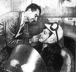 Johnny McDowell (links) 1952