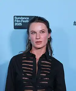 Juliette Lewis spielt Camille und Mamoudou Athie den Klavierspieler Olivier