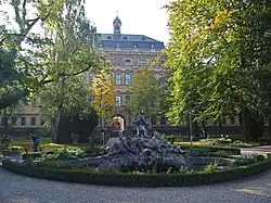 Juliusspital, Springbrunnen, „Vierströmebrunnen“