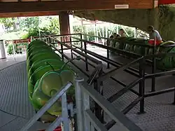 Drehscheibe mit Zügen von Kålormen im Tivoli Karolinelund