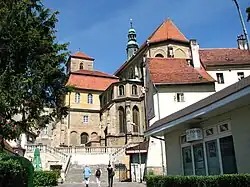 Zugang von Osten mit der Arnestusstiege