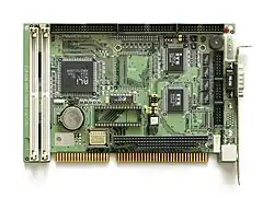 Slot-CPU mit i386SX-kompatiblen ALi M6117C für den ISA-Bus und mit Anschluss für PC/104