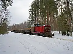 Diesellokomotive ТУ7 – № 1231 mit Güterzug