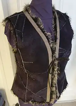 Umgestaltung zur Weste, Kalgan-Lamm, Lederseite vor dem Füttern (2017)