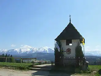 Blick von dem Bergpass Przełęcz nad Łapszanką mit Tatra im Hintergrund