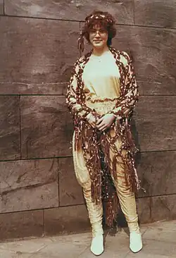 Geflochtenes Karakultuch und ‑Stirnband (1982)