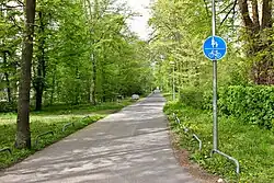 Knielinger Allee als selbständig geführter gemeinsamer Geh- und Radweg