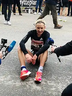 Karoline Bjerkeli Grøvdal Rang neun in 16:02,20 min