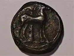 Bronzemünze Karthago, Kopf der Tanit, spätes 4. Jahrhundert v. Chr. und Rückseite der Münze, Pferd vor Palme