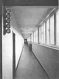 Flur des Wohnflügels mit Lichtzeichenanlage (1932)