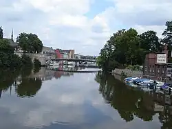 Blick von der Drahtbrücke in Kassel über die Fulda