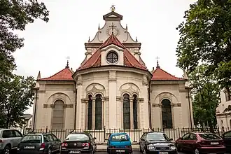 Der Chor mit den seitlich angeordneten Kapellen