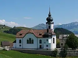Blick von Norden auf die Kirche