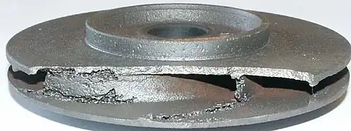 Kavitationsschäden an einem Kreiselpumpen-Laufrad