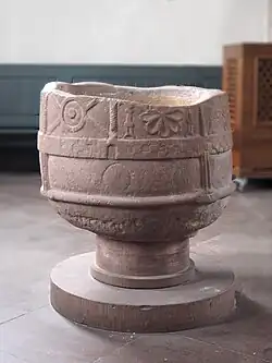 Romanischer Taufstein