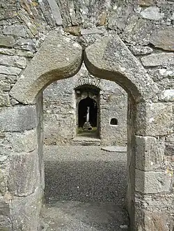 Kilfane Church mit „Ogee-Portal“[1]