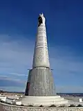 Maria von Loreto-Monument auf einem Berg bei Primošten