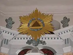 Altarkrone mit Gottesauge