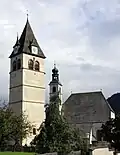 Links der Turm der Liebfrauenkirche (14. Jh.), rechts die Pfarrkirche „Zum Heiligen Andreas“