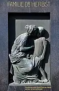 Bronzerelief „Abschied“ von 1910 an der Gruft der Arztfamilie Herbst am Friedhof Klagenfurt-Annabichl