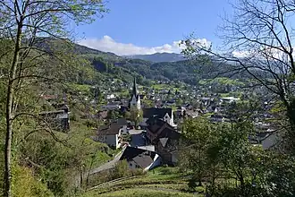 Blick auf das Kirchdorf von Klaus im Jahr 2014