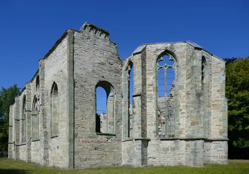 Kleine Marienkirche, Ruine der frühgotischen Stiftskirche