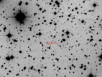 Der Kleinplanet (227770) Wischnewski am 29. November 2016 im Sternbild Zwillinge, aufgenommen vom Entdecker Wolfgang Ries mit einem 46-cm-Newton bei 2000 mm Brennweite. Das Foto zeigt den Kleinplaneten in fünf aufeinander folgenden Positionen im Abstand von 25 Minuten. Jeder Punkt ist die Summe aus 5 Aufnahmen je 5 Minuten.